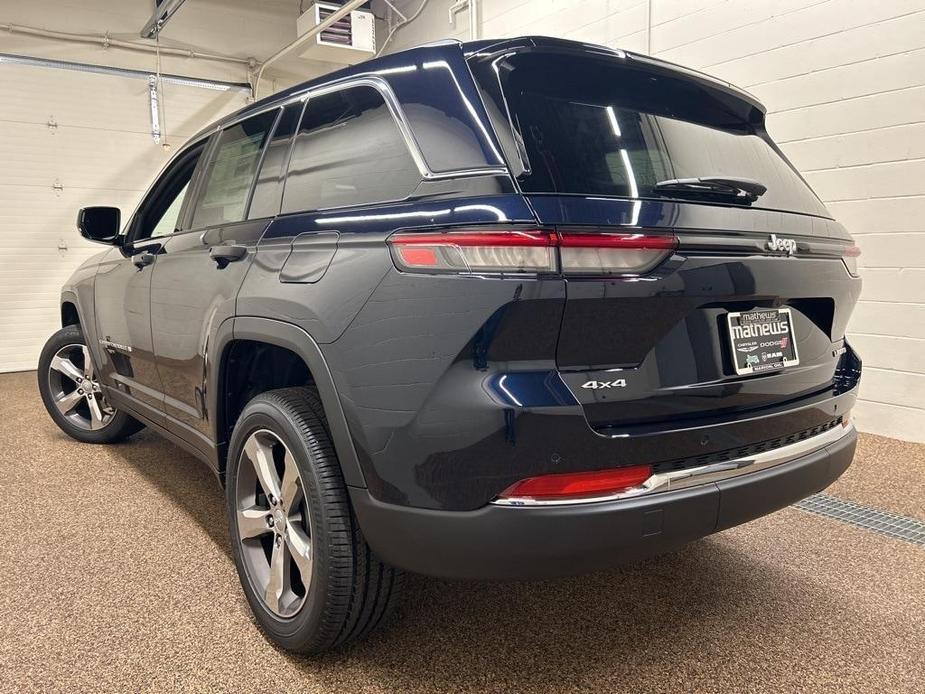 new 2024 Jeep Grand Cherokee car, priced at $46,178