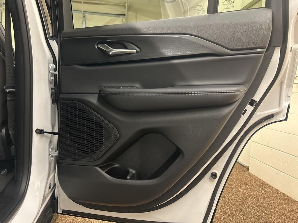 new 2025 Jeep Grand Cherokee car, priced at $40,693