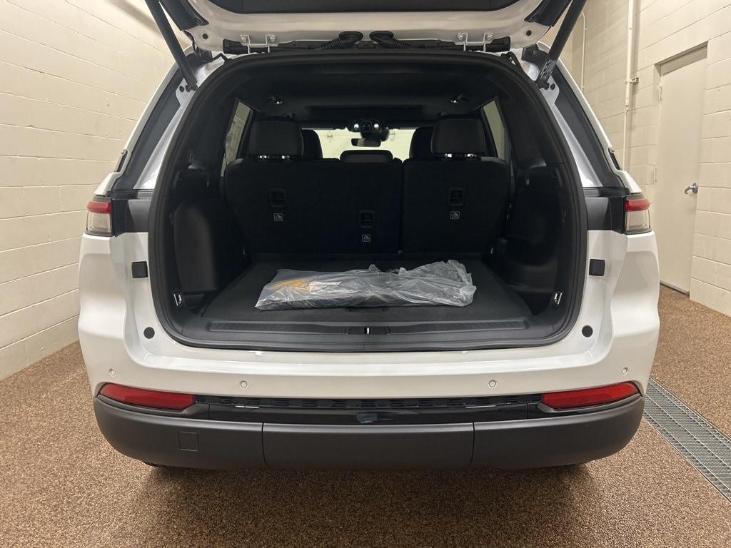 new 2025 Jeep Grand Cherokee car, priced at $40,693
