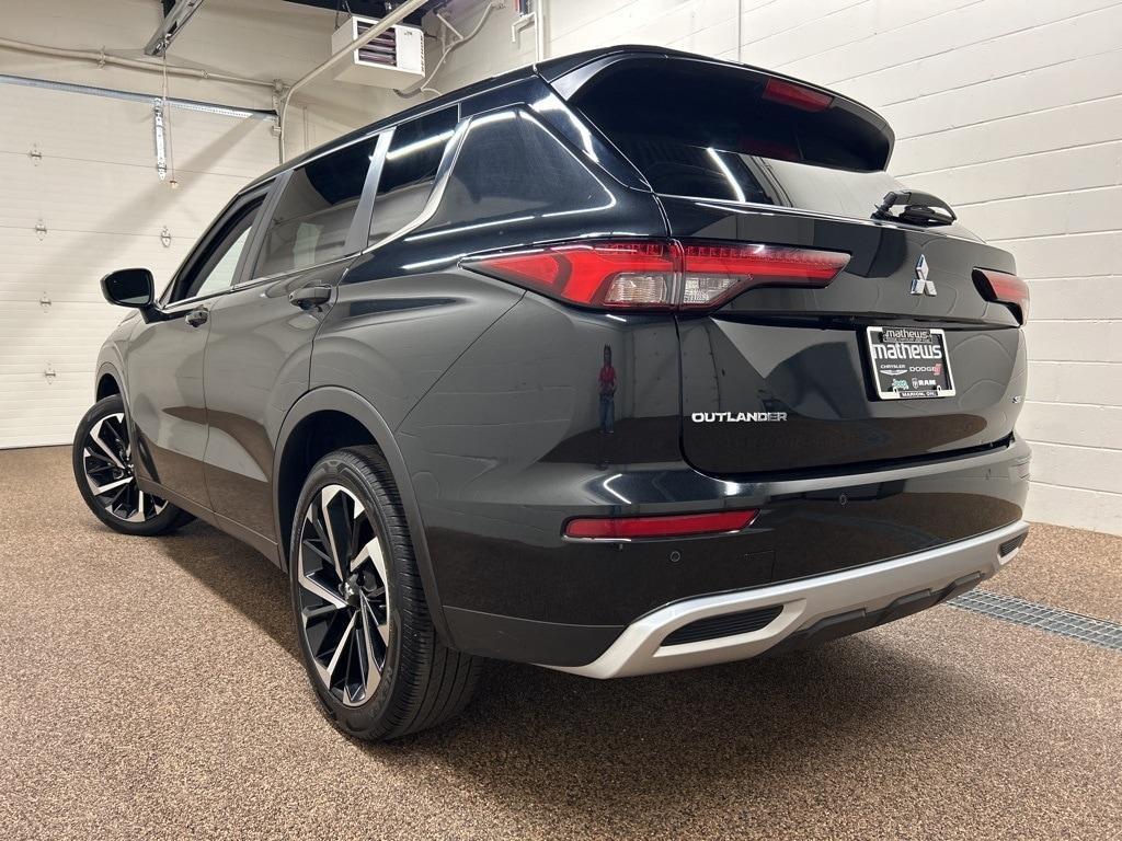 used 2024 Mitsubishi Outlander car, priced at $27,000