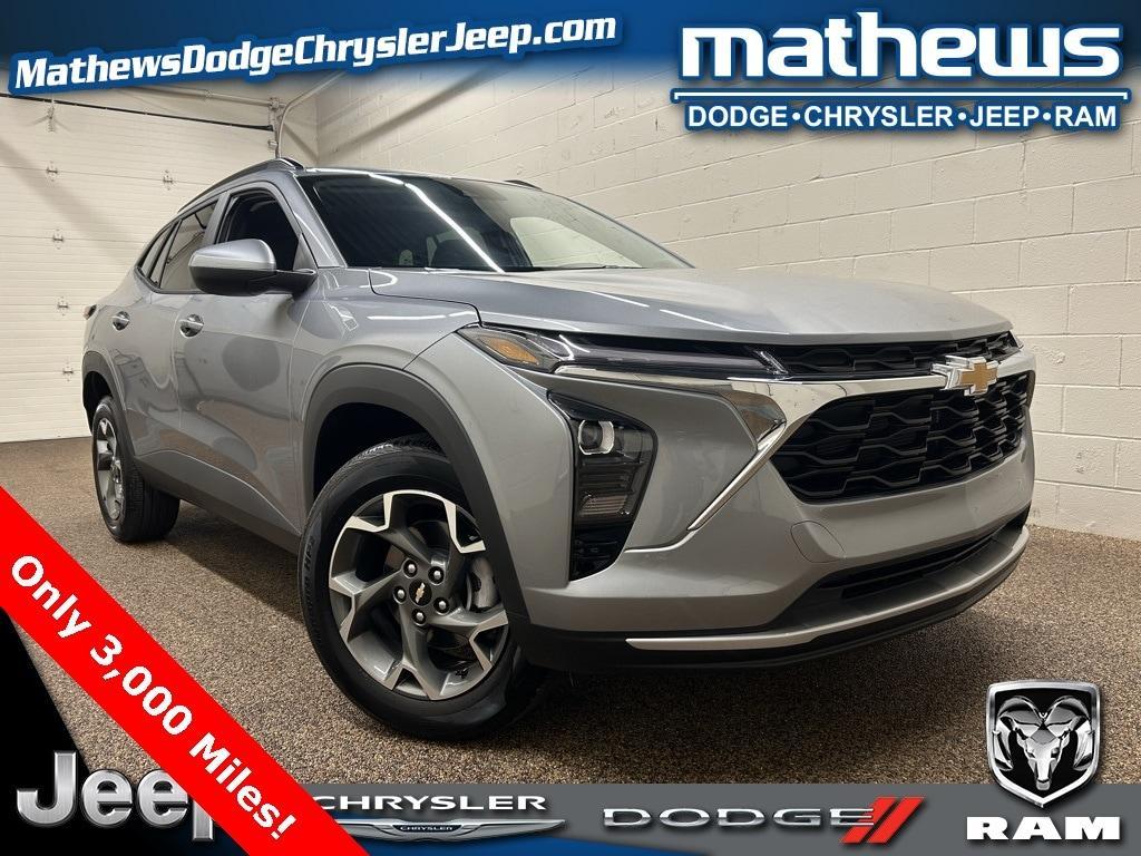 used 2025 Chevrolet Trax car, priced at $29,000