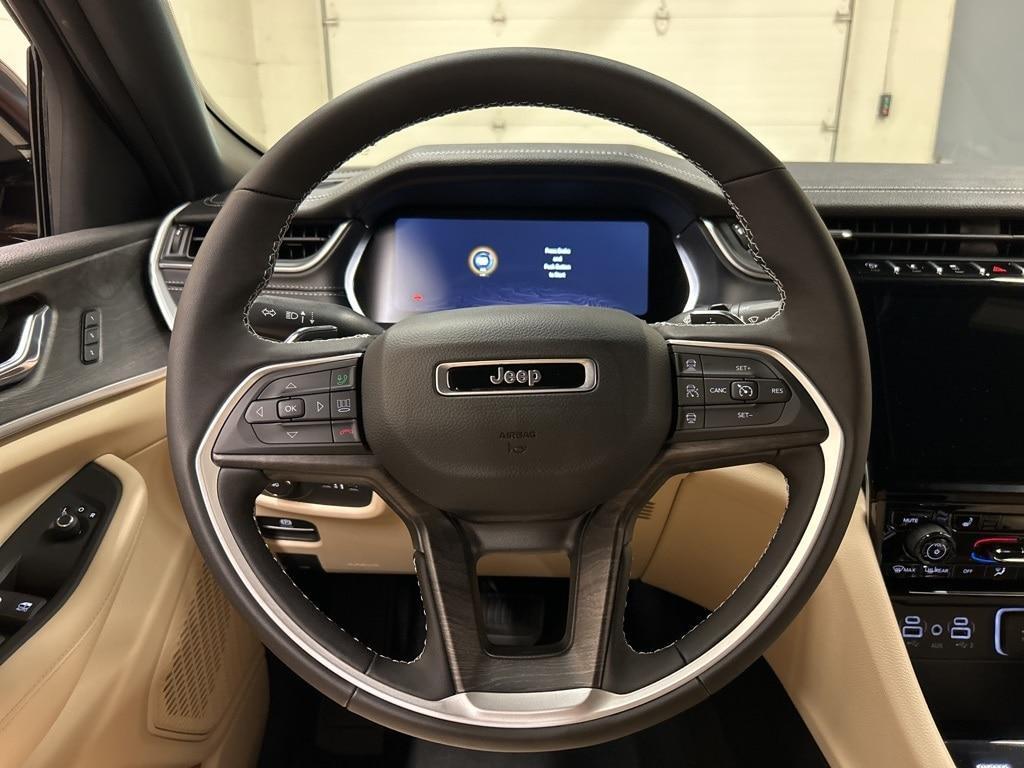 new 2025 Jeep Grand Cherokee car, priced at $44,751
