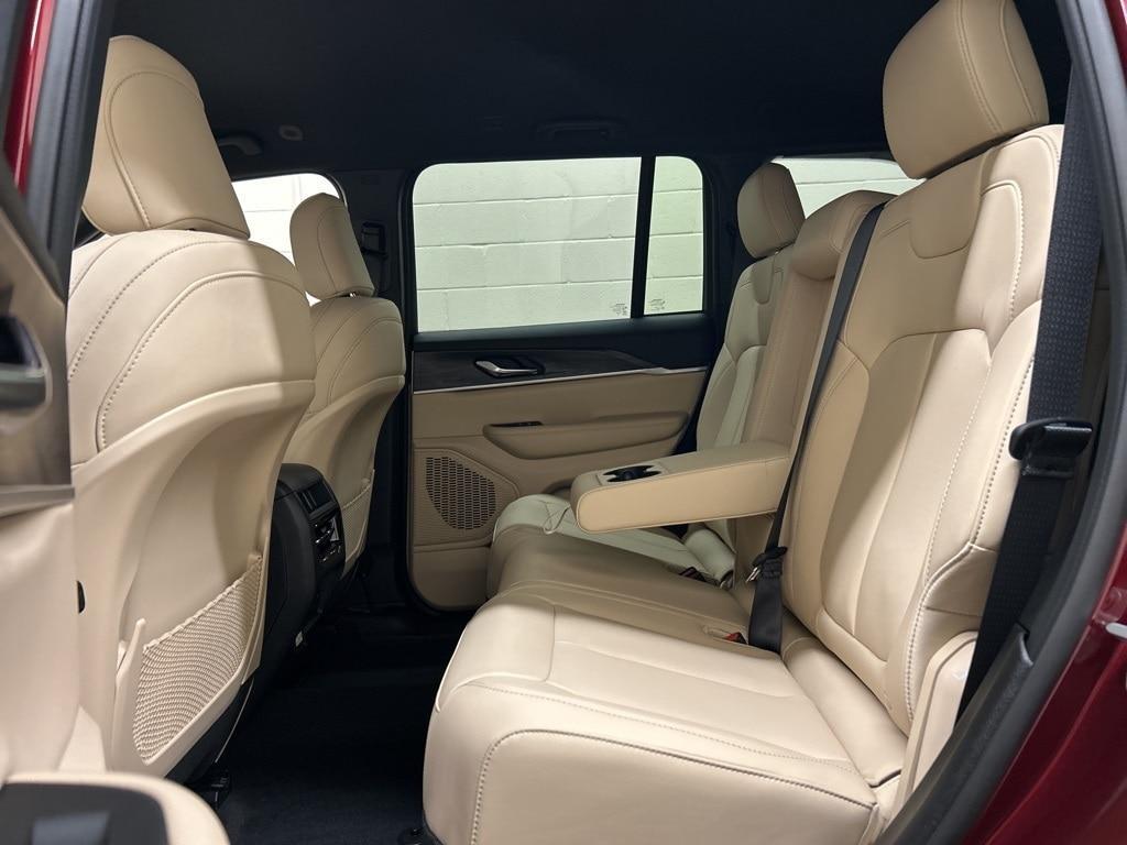 new 2025 Jeep Grand Cherokee car, priced at $44,751
