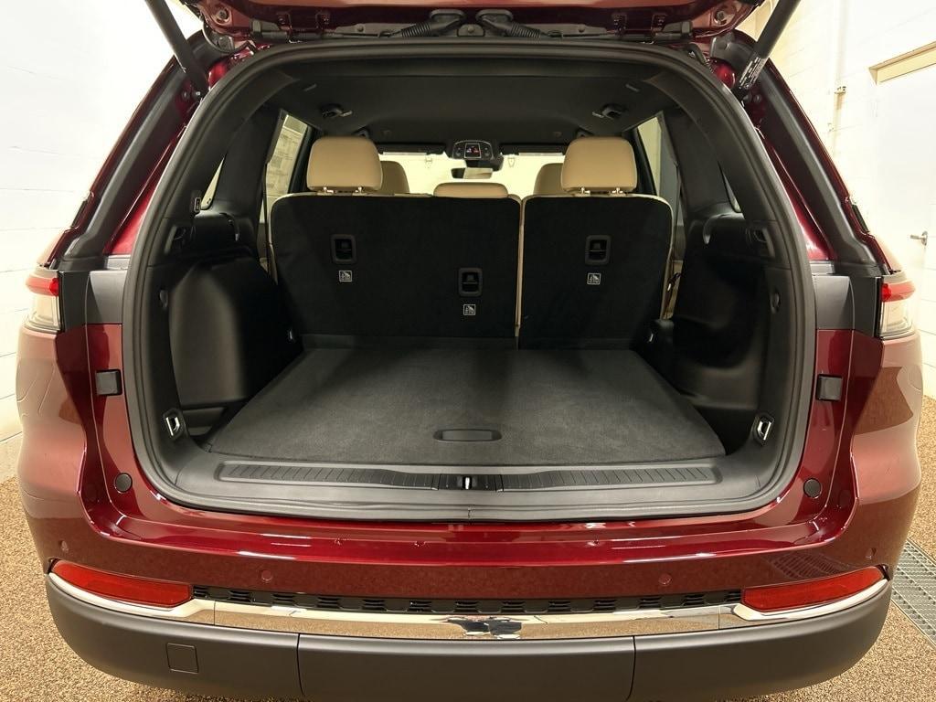 new 2025 Jeep Grand Cherokee car, priced at $44,751