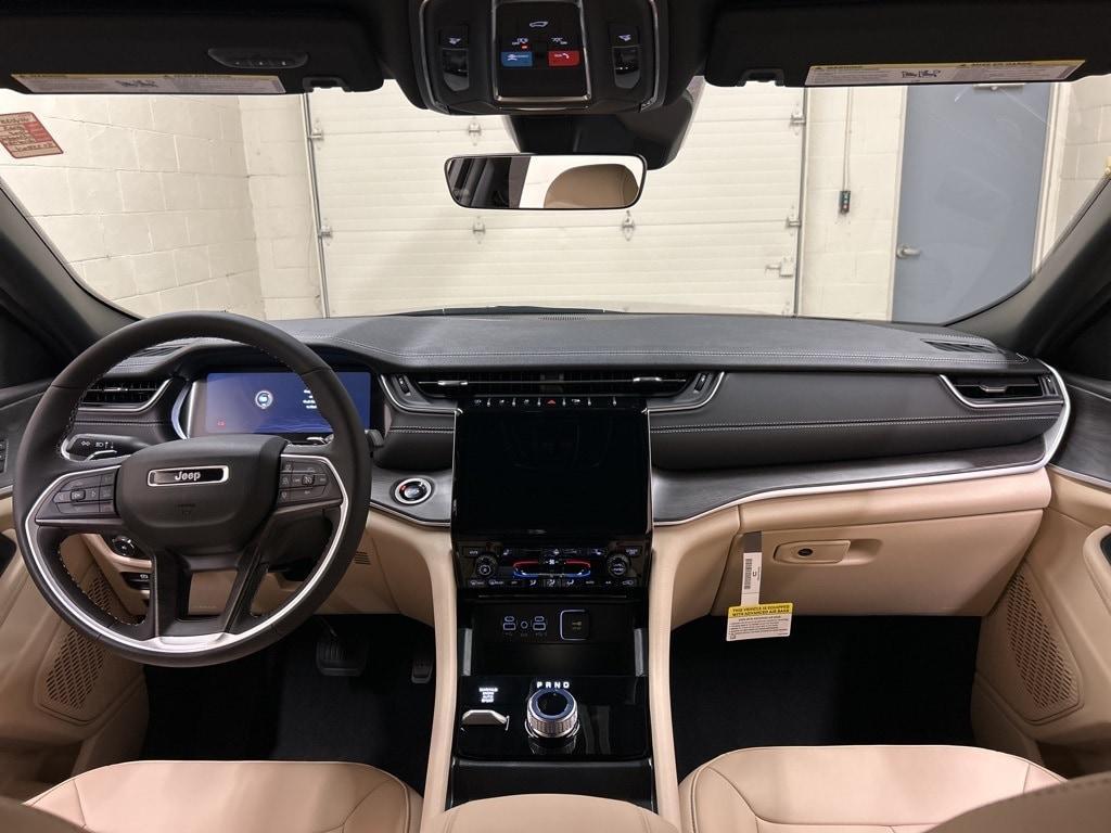 new 2025 Jeep Grand Cherokee car, priced at $44,751