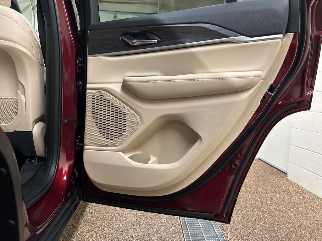 new 2025 Jeep Grand Cherokee car, priced at $44,751