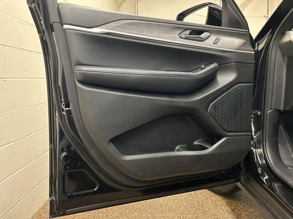 new 2025 Jeep Grand Cherokee L car, priced at $45,813