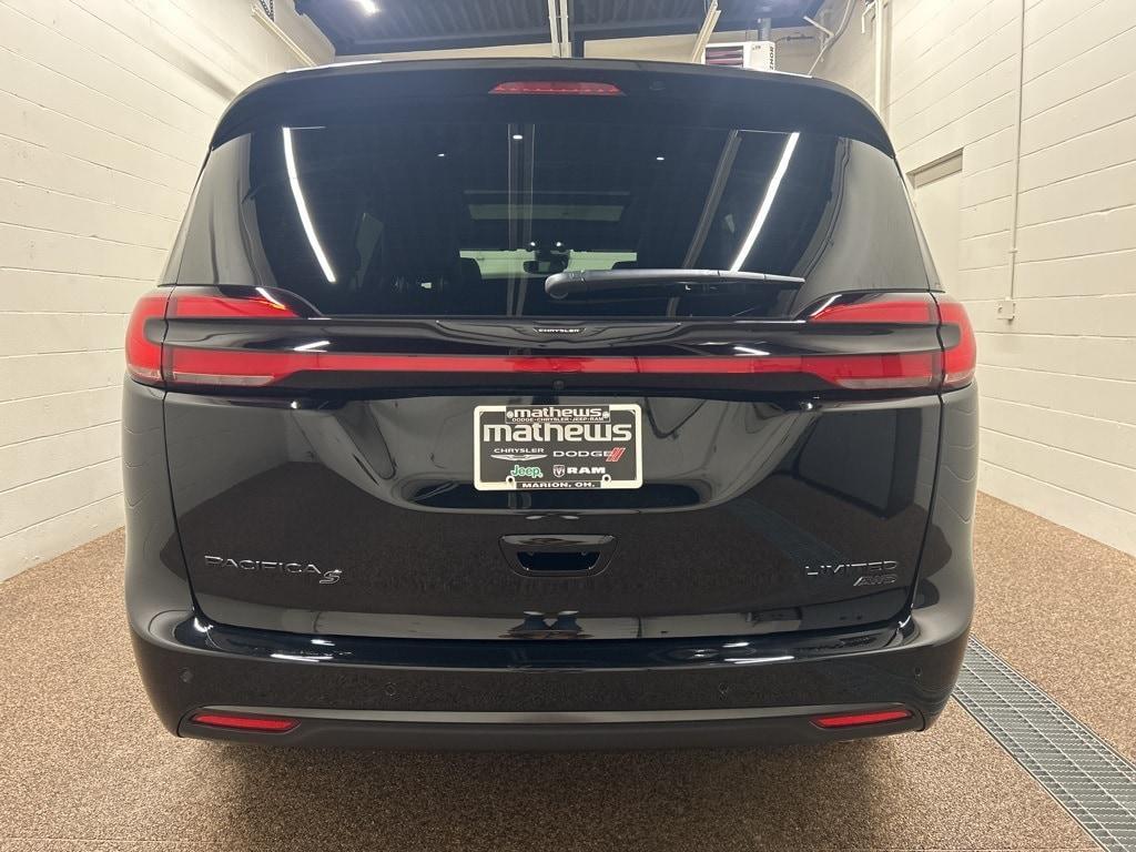 new 2025 Chrysler Pacifica car, priced at $54,667