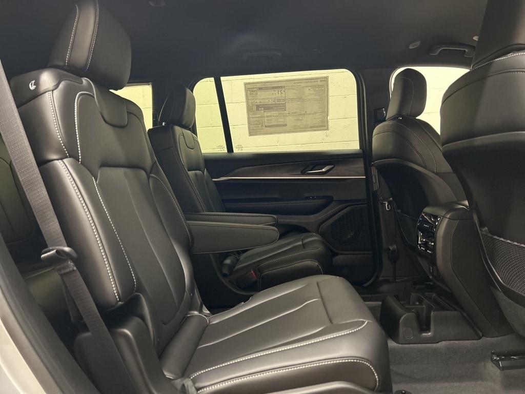 new 2025 Jeep Grand Cherokee L car