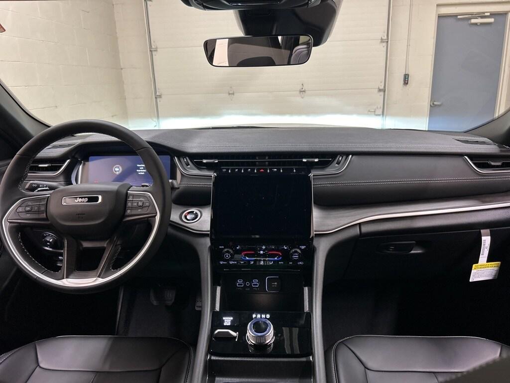 new 2025 Jeep Grand Cherokee L car