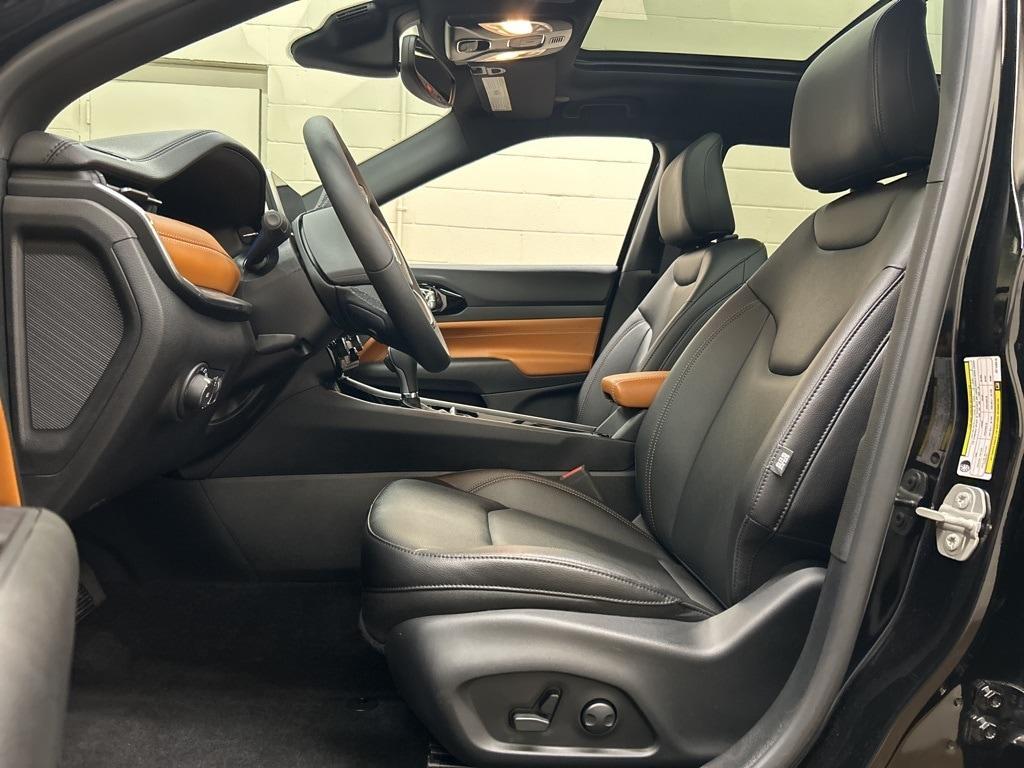 new 2024 Jeep Compass car, priced at $33,604