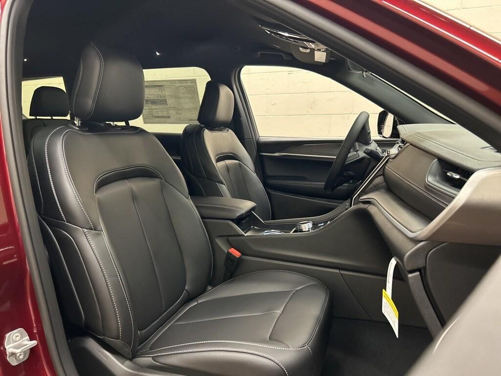 new 2025 Jeep Grand Cherokee L car