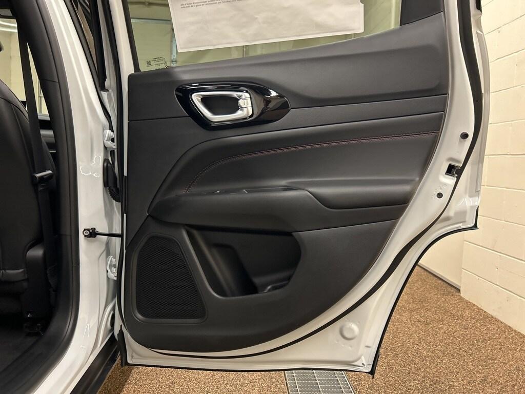 new 2026 Jeep Compass car, priced at $32,256