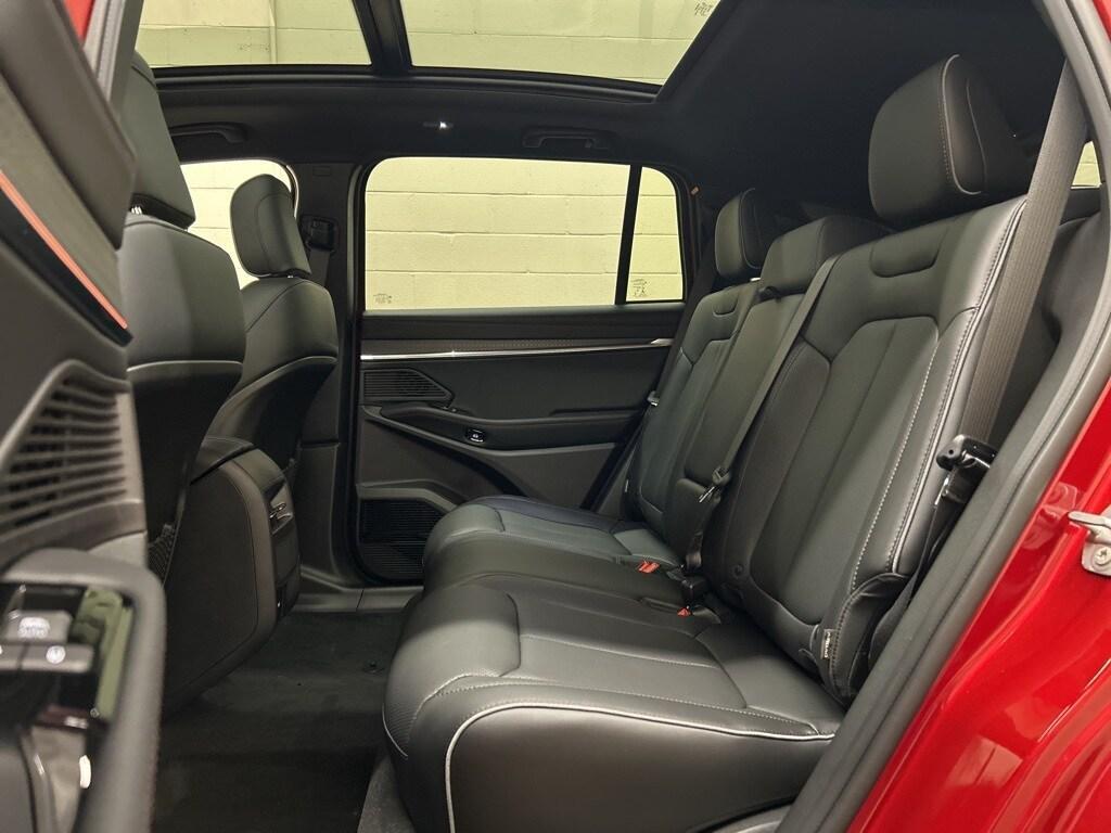 new 2025 Jeep Wagoneer S car
