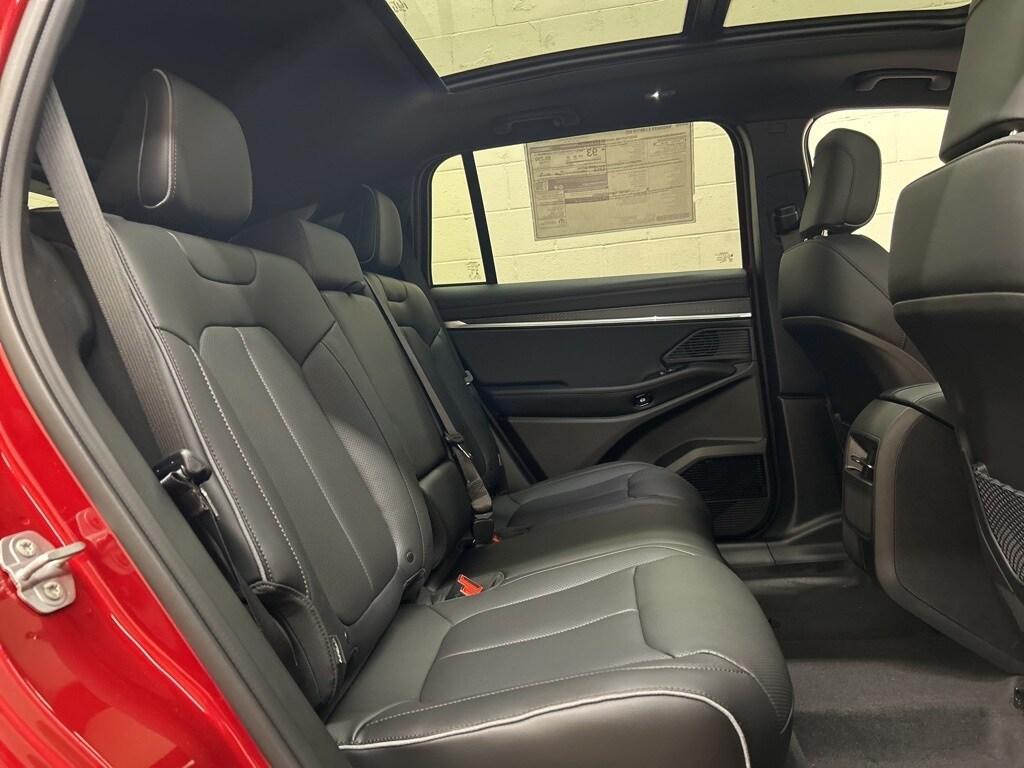 new 2025 Jeep Wagoneer S car