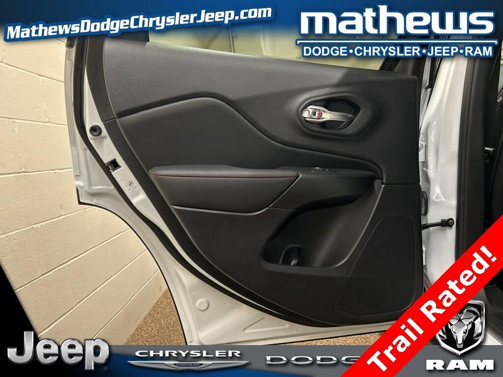 used 2022 Jeep Cherokee car, priced at $29,395
