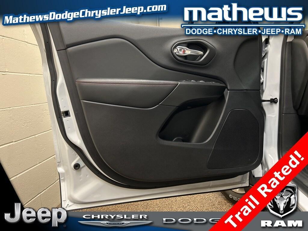 used 2022 Jeep Cherokee car, priced at $29,395
