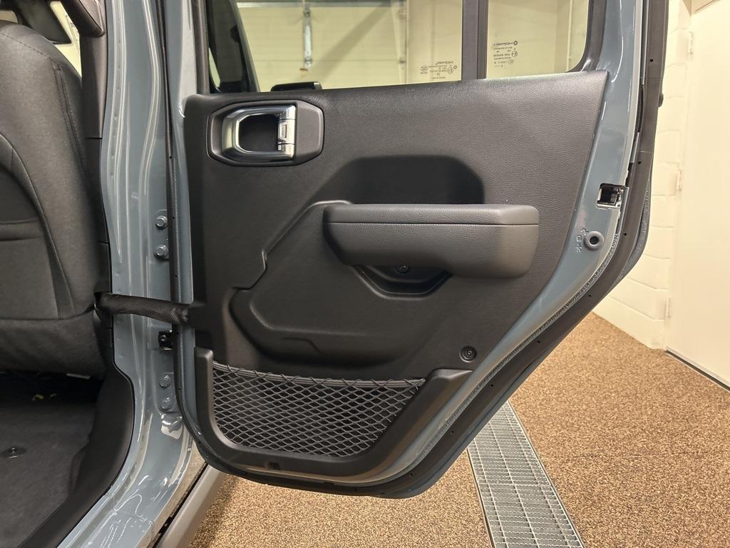 new 2026 Jeep Gladiator car, priced at $49,273