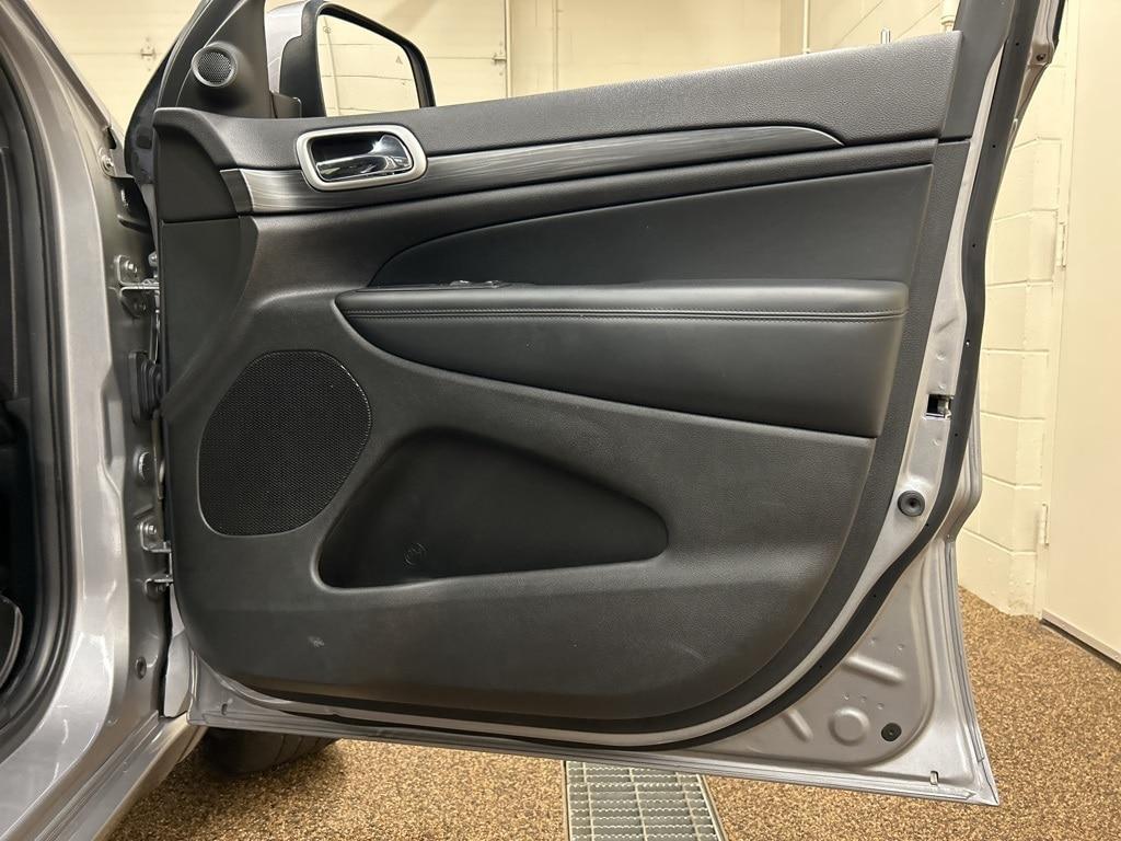 used 2020 Jeep Grand Cherokee car, priced at $26,000