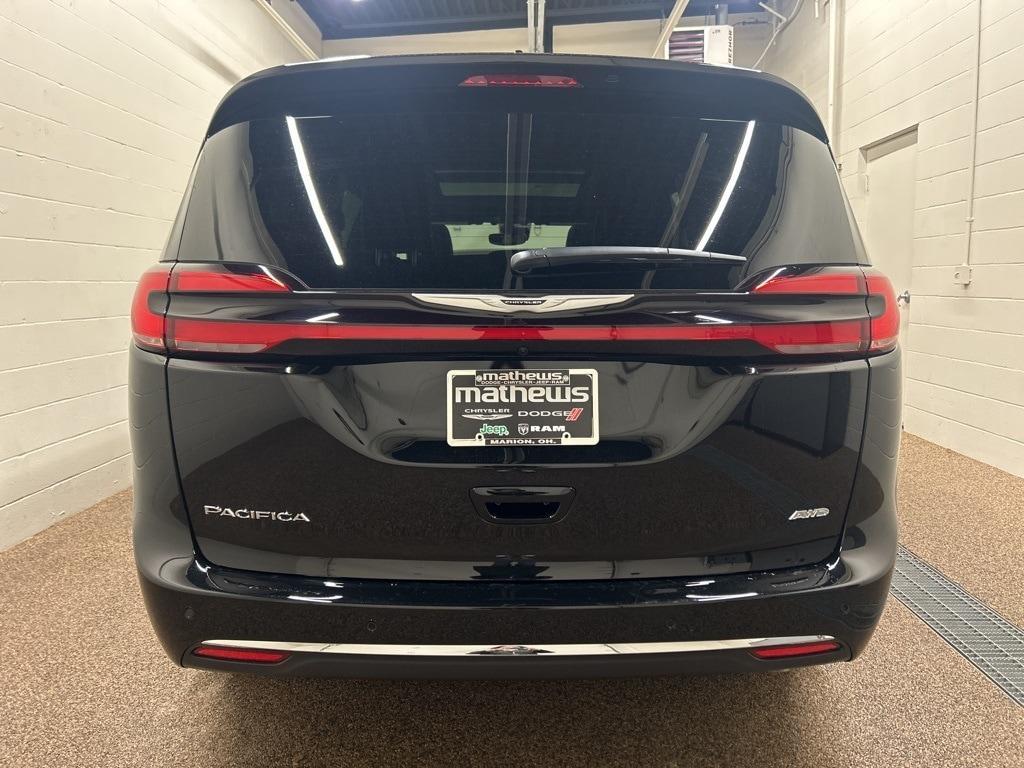new 2025 Chrysler Pacifica car, priced at $45,989