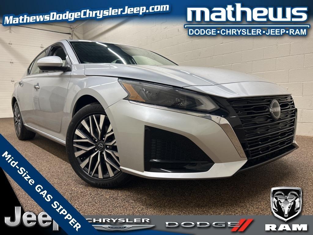 used 2023 Nissan Altima car, priced at $20,000