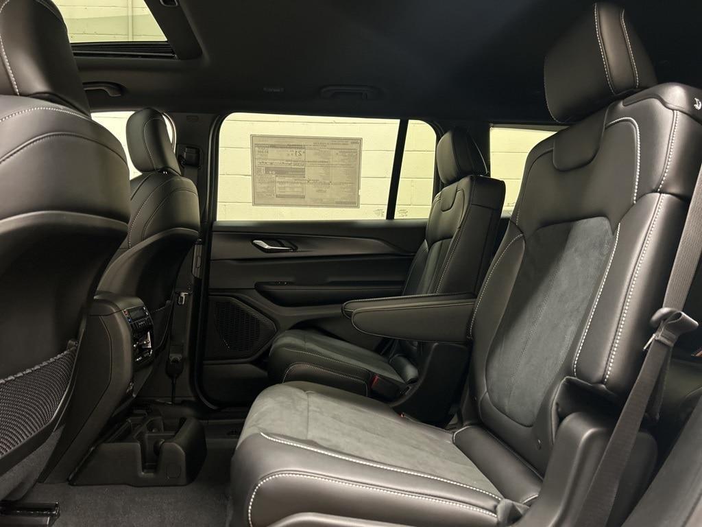 new 2025 Jeep Grand Cherokee L car, priced at $43,632
