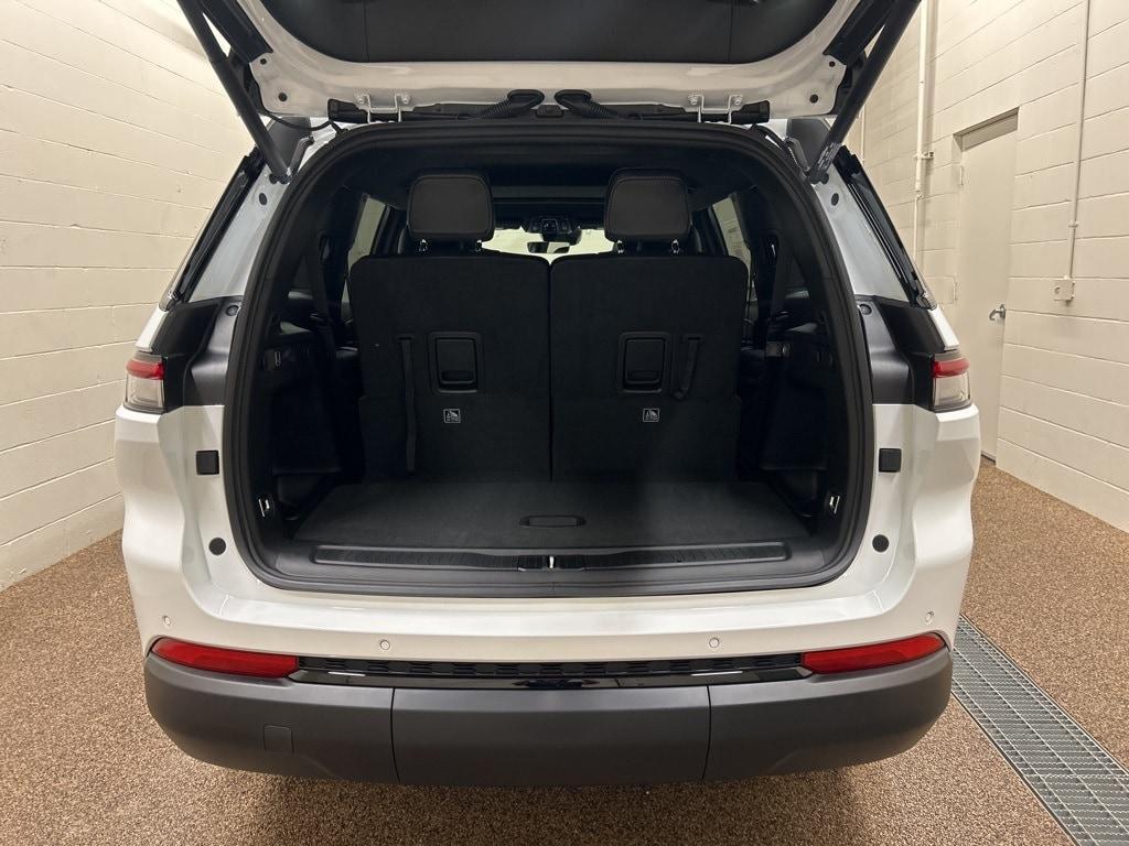 new 2025 Jeep Grand Cherokee L car, priced at $43,632