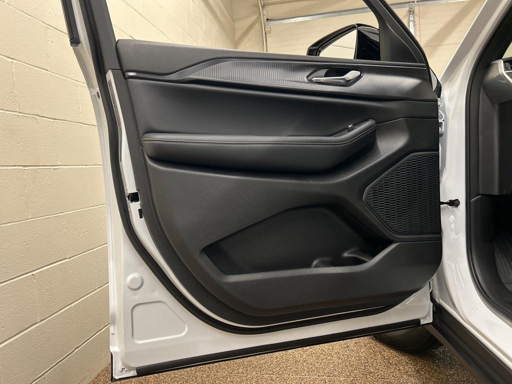 new 2025 Jeep Grand Cherokee L car, priced at $43,632