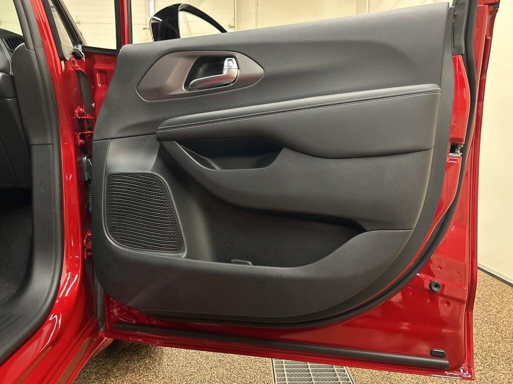 new 2026 Chrysler Pacifica car, priced at $47,199