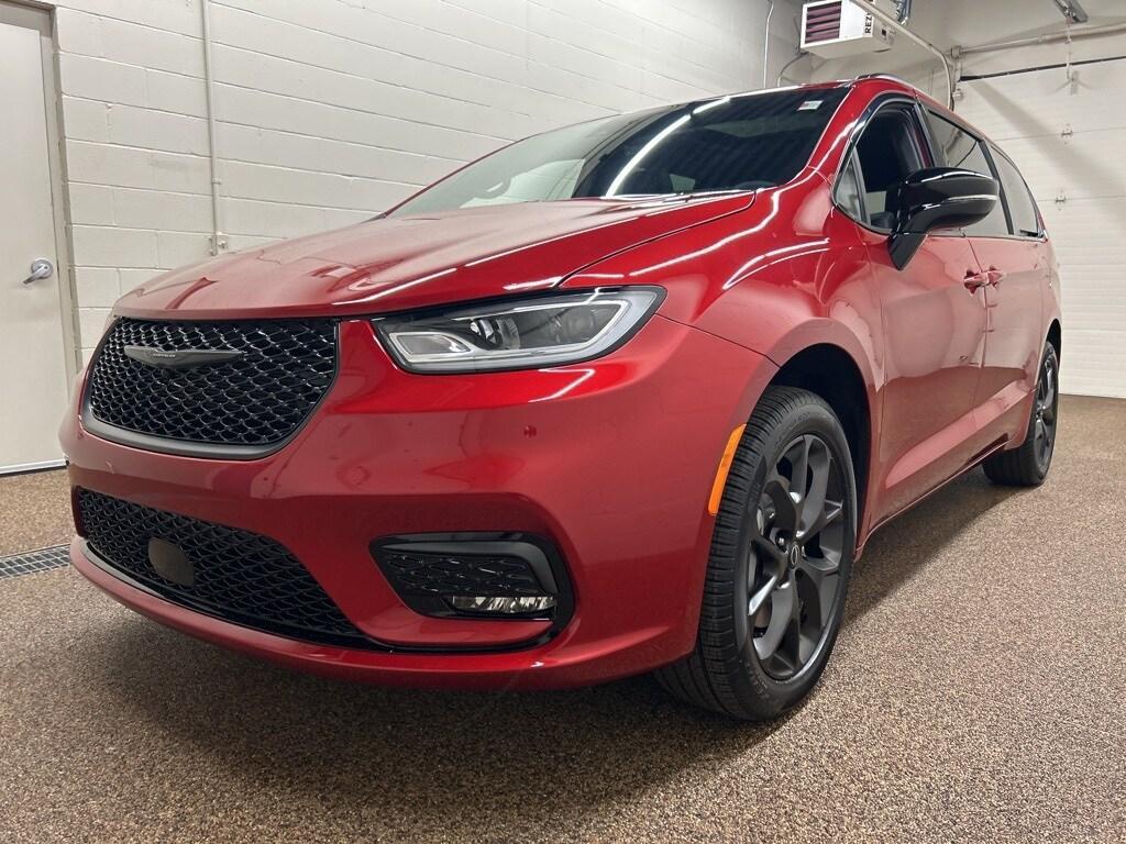 new 2026 Chrysler Pacifica car, priced at $47,199