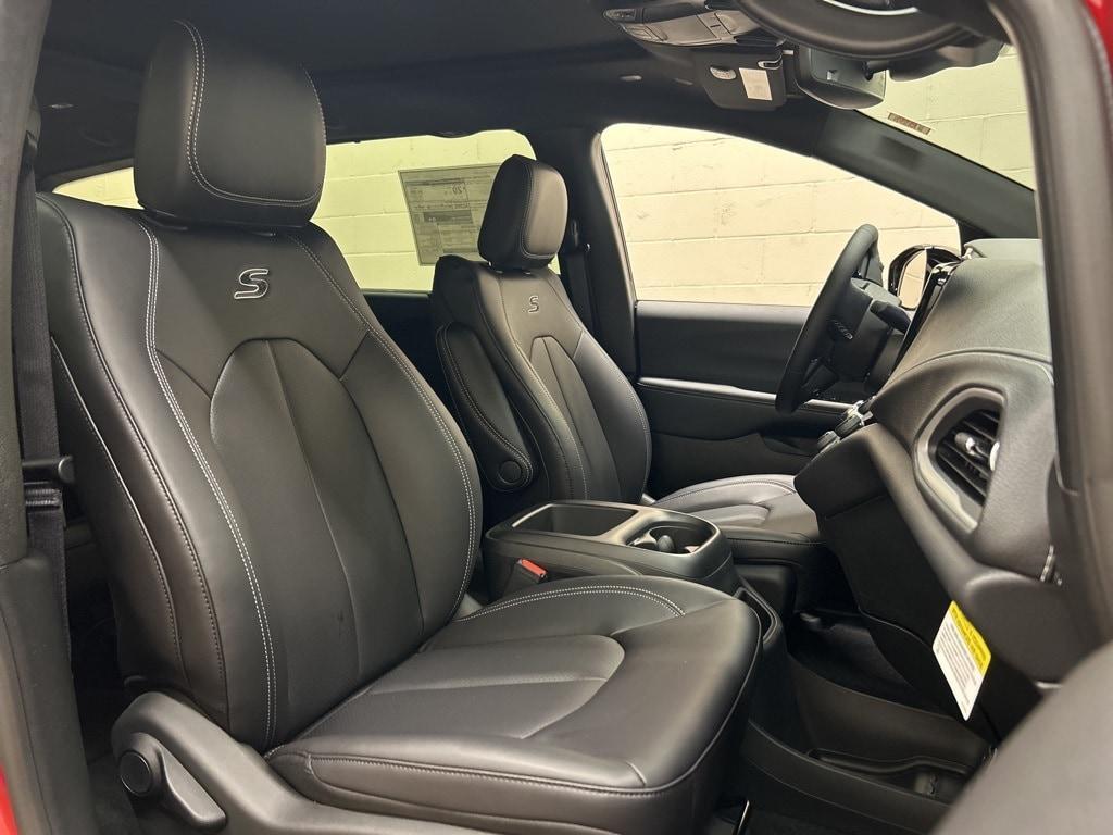 new 2026 Chrysler Pacifica car, priced at $47,199