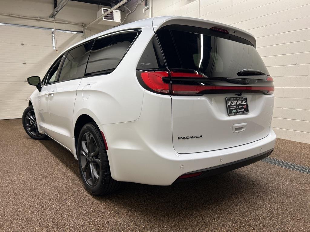new 2026 Chrysler Pacifica car, priced at $42,097