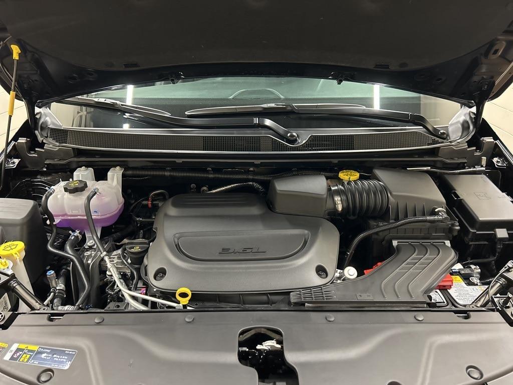 new 2025 Chrysler Pacifica car, priced at $41,596