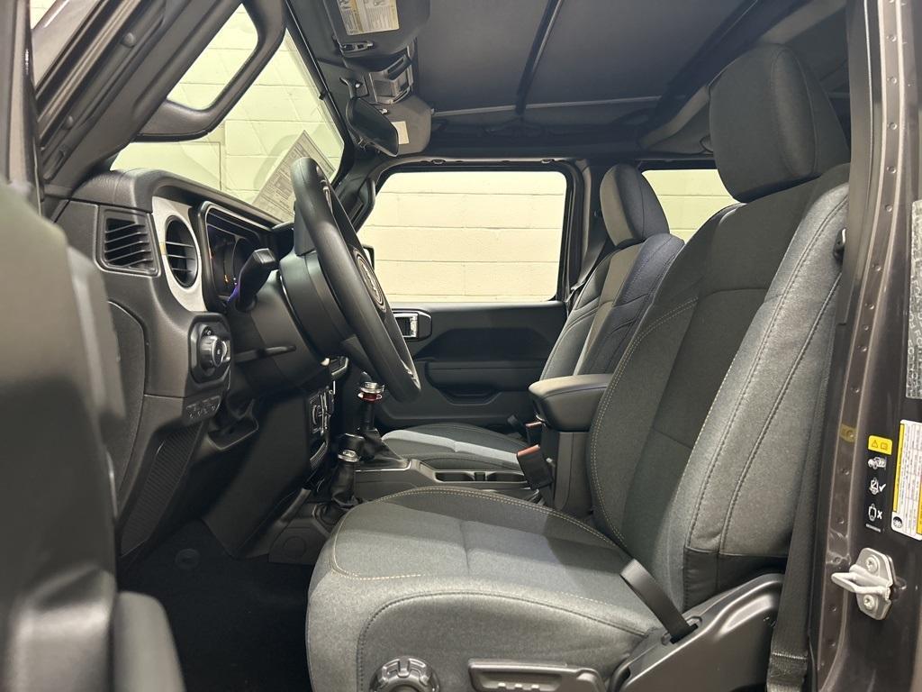 new 2025 Jeep Wrangler car