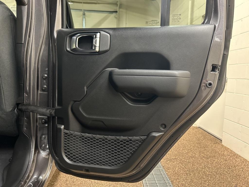 new 2025 Jeep Wrangler car
