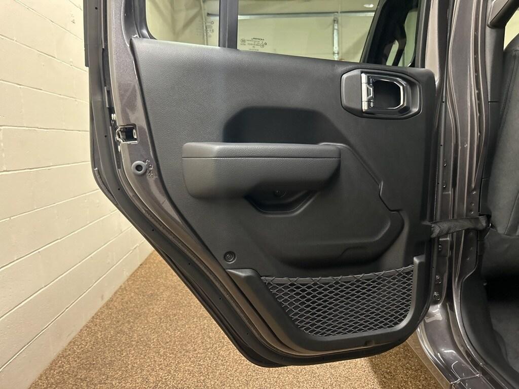 new 2025 Jeep Wrangler car