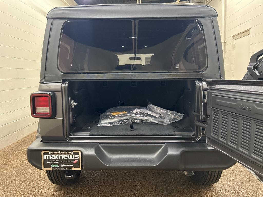 new 2025 Jeep Wrangler car