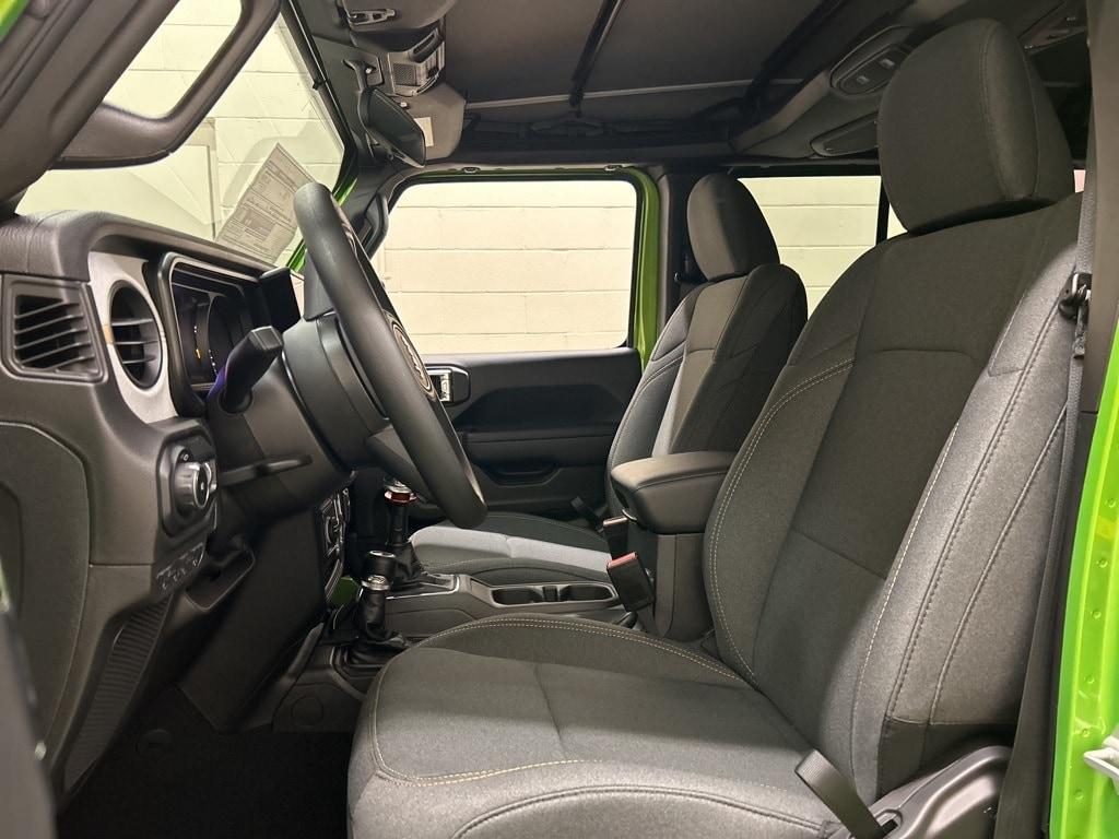 new 2025 Jeep Wrangler car, priced at $37,577