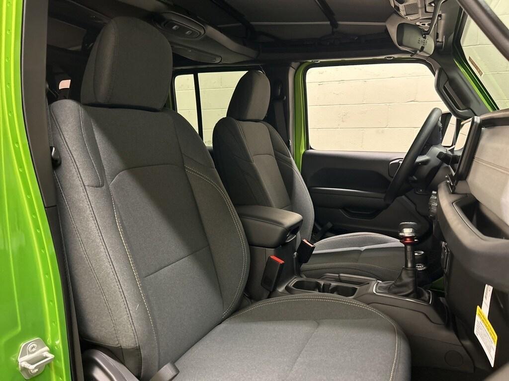 new 2025 Jeep Wrangler car, priced at $36,577