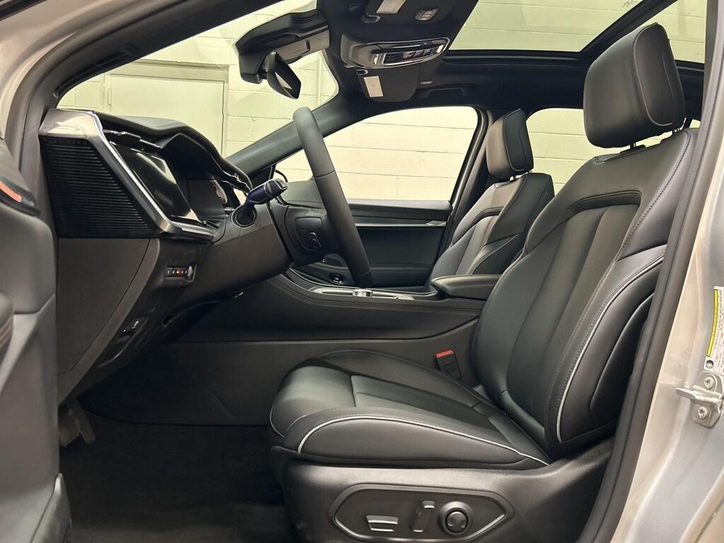new 2025 Jeep Wagoneer S car