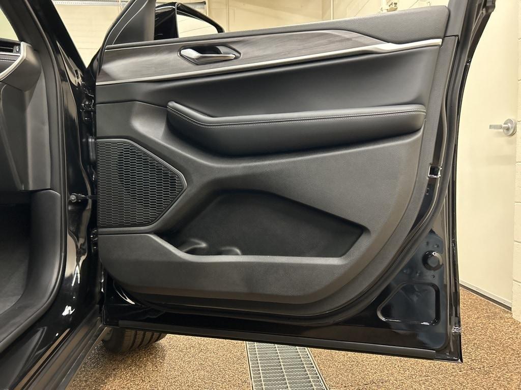 new 2025 Jeep Grand Cherokee L car, priced at $44,461