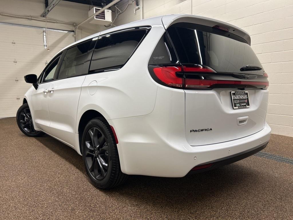 new 2026 Chrysler Pacifica car, priced at $42,097