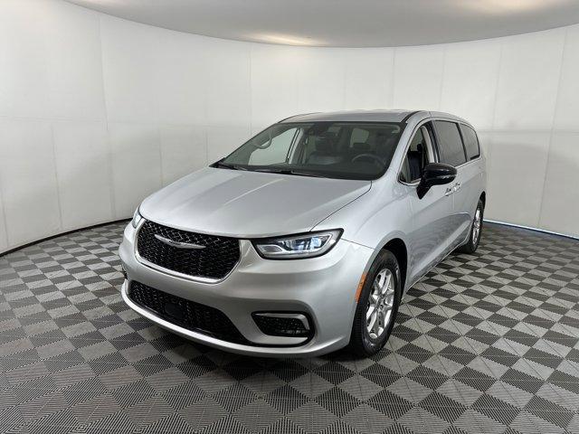 used 2024 Chrysler Pacifica car, priced at $28,672