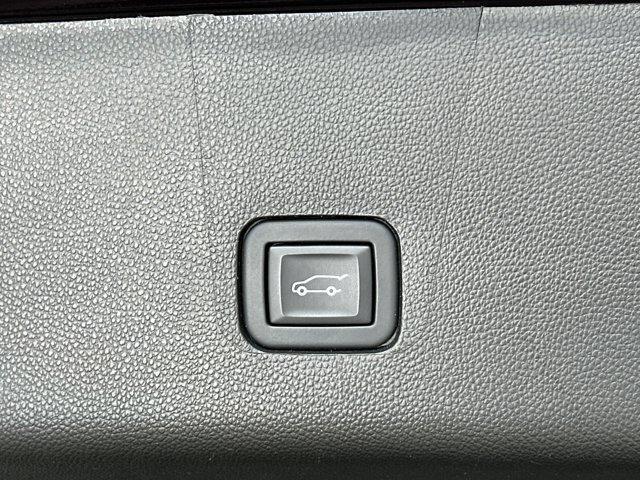 used 2023 Chevrolet Traverse car, priced at $34,743