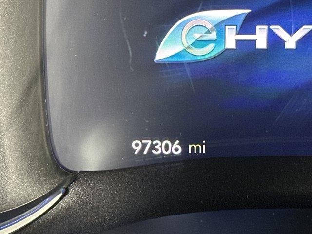 used 2021 Chrysler Pacifica Hybrid car, priced at $25,492