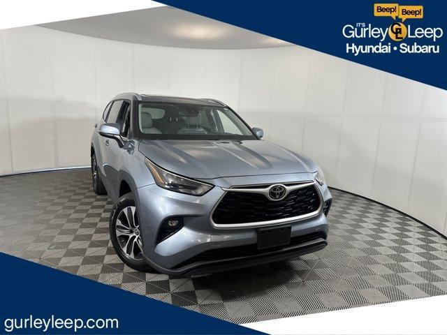 used 2022 Toyota Highlander car, priced at $37,201
