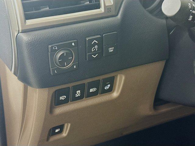 used 2023 Lexus GX 460 car, priced at $53,987