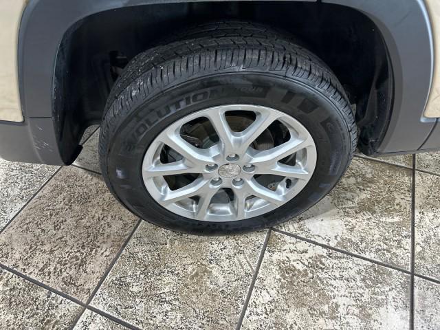 used 2014 Jeep Cherokee car, priced at $13,939