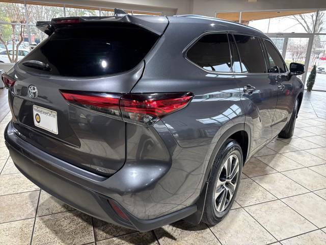 used 2020 Toyota Highlander car, priced at $28,999