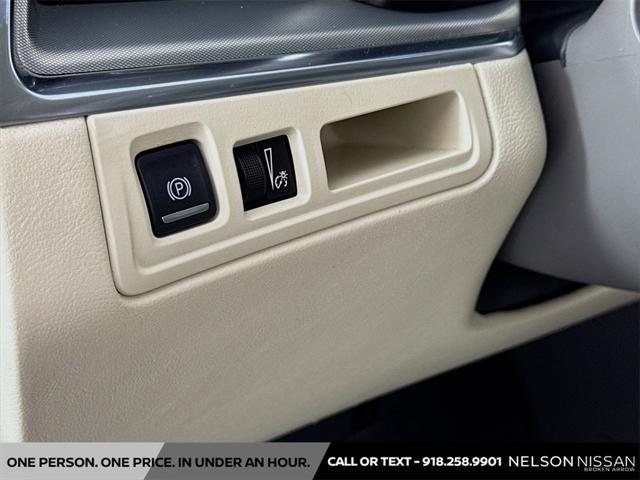 used 2017 Cadillac XT5 car, priced at $18,995